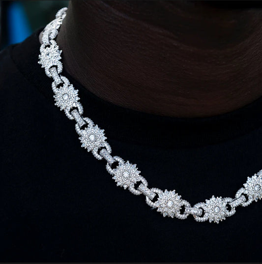 Star Mariner Chain in White Gold