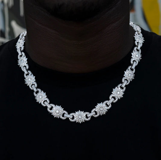 Star Mariner Chain in White Gold